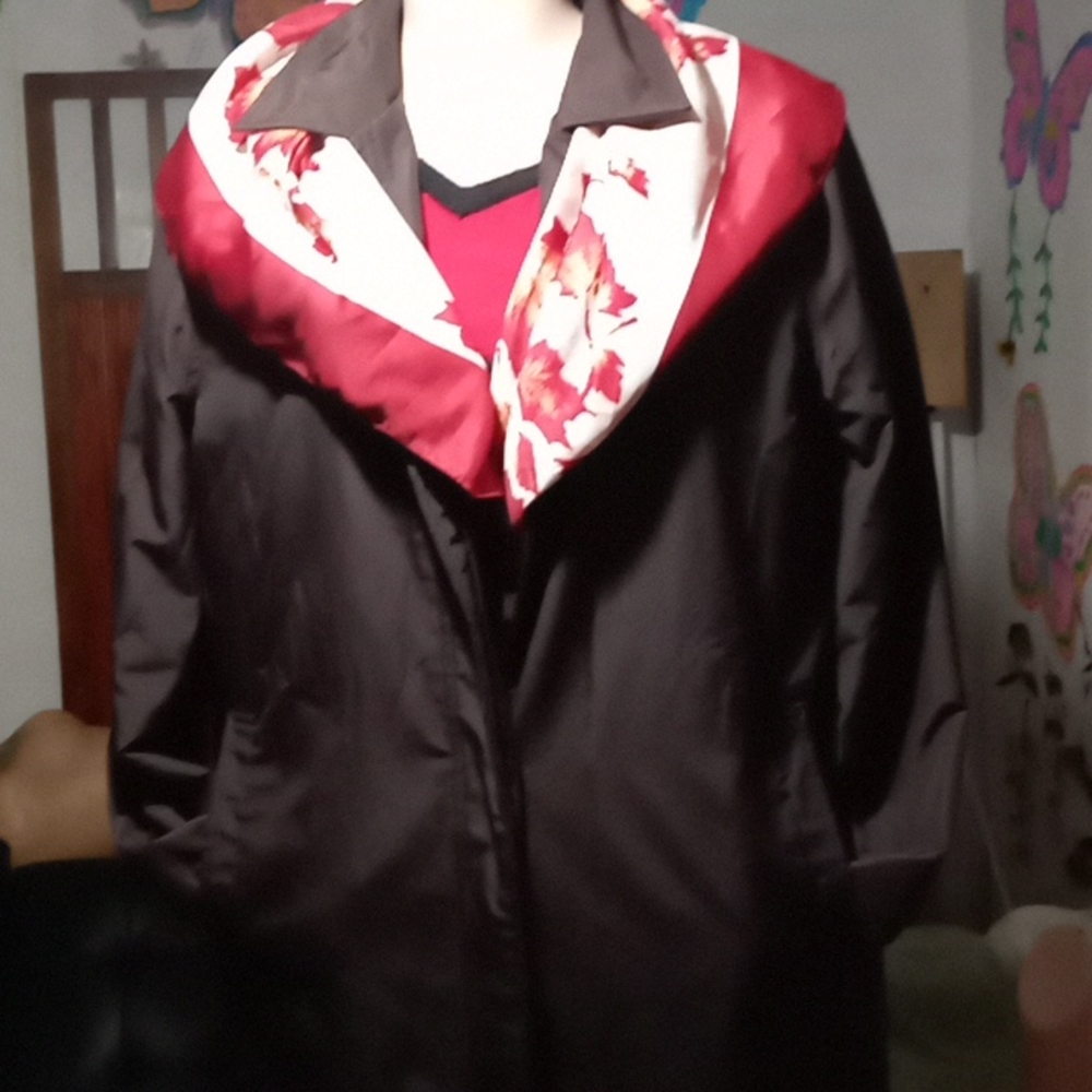 Old Navy Rain Coat . Size L.